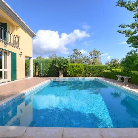 Villa Solarino Sleeps 8 Pool Air Con Wifi Floridia