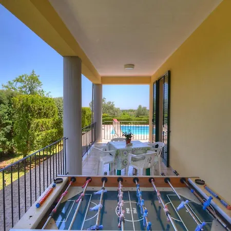 Solarino Sleeps 8 Pool Air Con Wifi