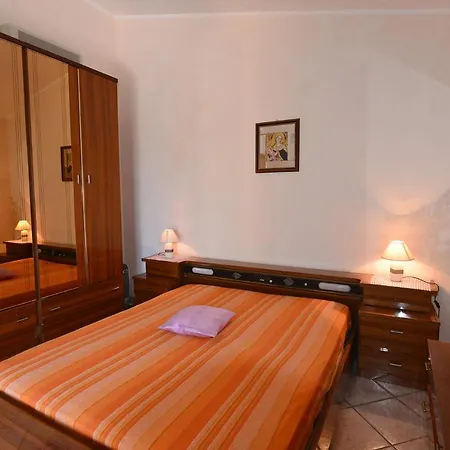 Solarino Sleeps 8 Pool Air Con Wifi Floridia