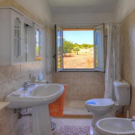 Solarino Sleeps 8 Pool Air Con Wifi Floridia
